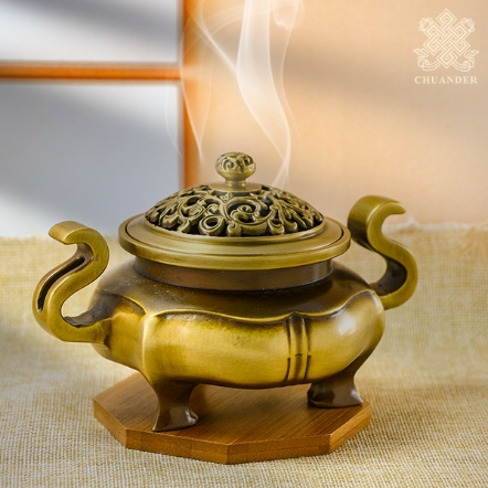 仿古銅爐-三瓣花型-雙曲耳-鏤空纏枝紋上蓋